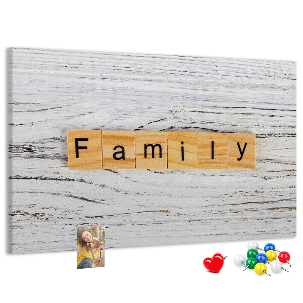 Korktafel mit Motiv Familienerinnerungen auf Holzgrund