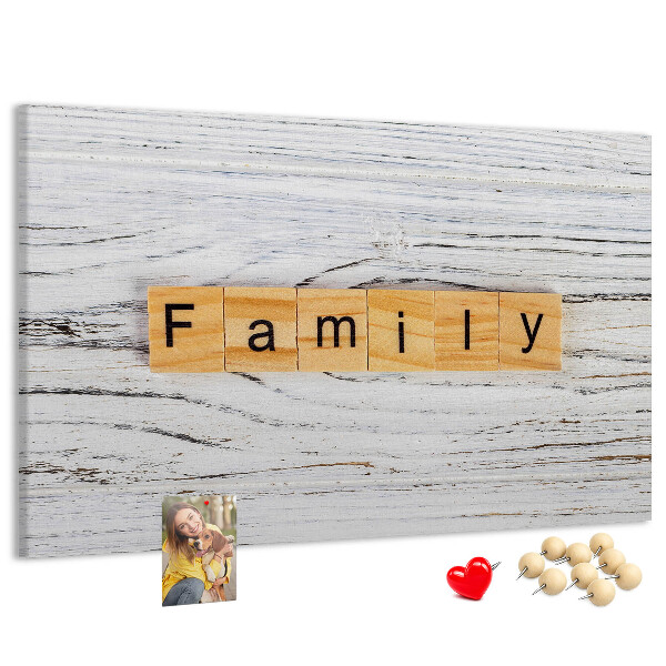Korktafel mit Motiv Familienerinnerungen auf Holzgrund