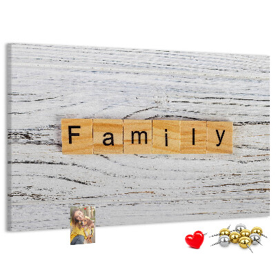 Korktafel mit Motiv Familienerinnerungen auf Holzgrund