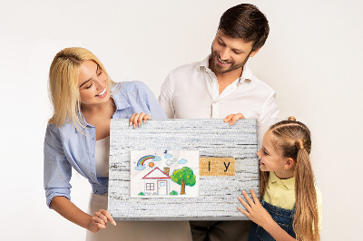 Korktafel mit Motiv Familienerinnerungen auf Holzgrund