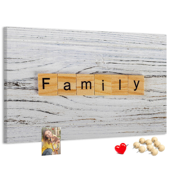 Korktafel mit Motiv Familienerinnerungen auf Holzgrund
