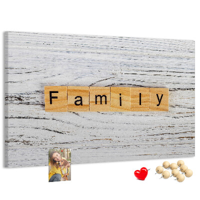 Korktafel mit Motiv Familienerinnerungen auf Holzgrund