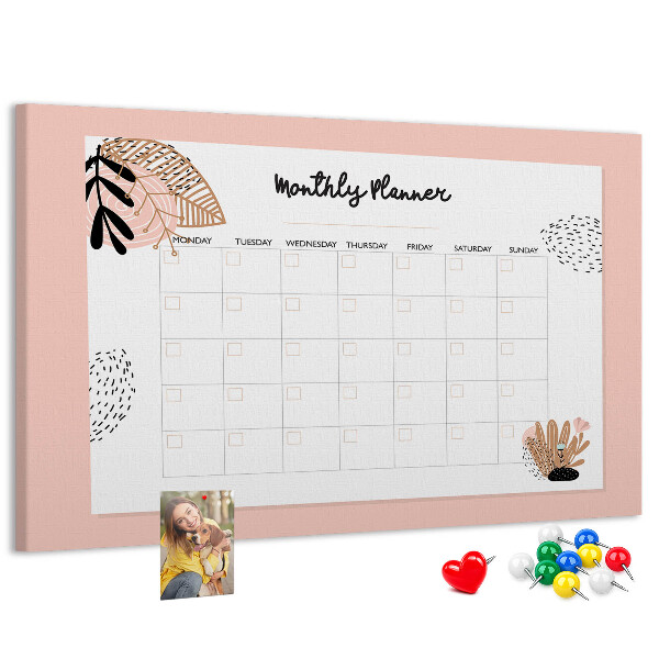 Korktafel stilvoller Monatsplaner mit floralen Akzenten