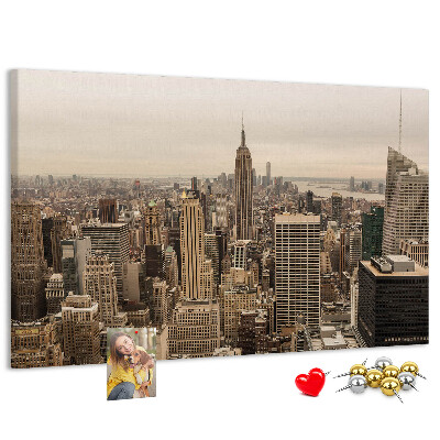 Kork-Pinnwand mit Motiv New Yorker Skyline und Wolkenkratzern