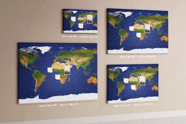 Korkbild Weltkarte mit farbigen Stecknadeln