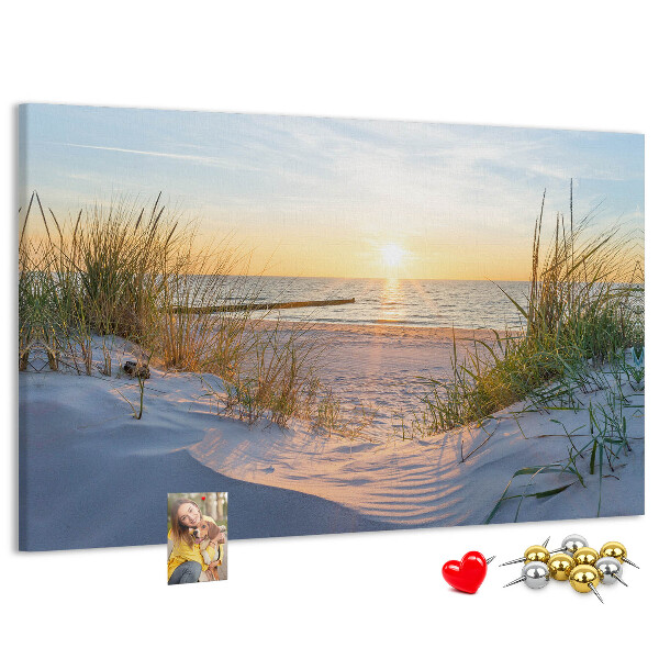 Bild mit Korkrückwand Sonnenuntergang über Strand und Dünen