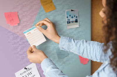 Korktafel mit geometrischem Pastellformen-Motiv