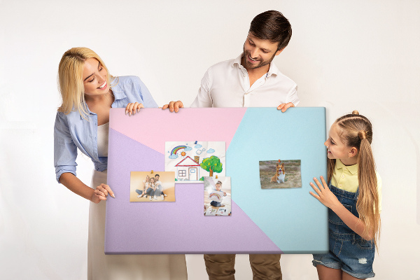 Korktafel mit geometrischem Pastellformen-Motiv