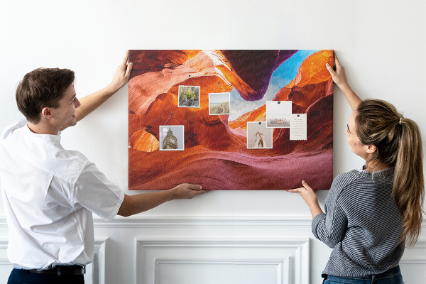 Korktafel mit Motiv Rote Felsen und blauer Himmel