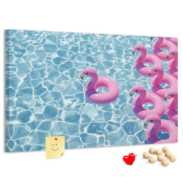 Kork-Pinnwand mit Motiv Rosa Flamingos vor dem blauen Wasser