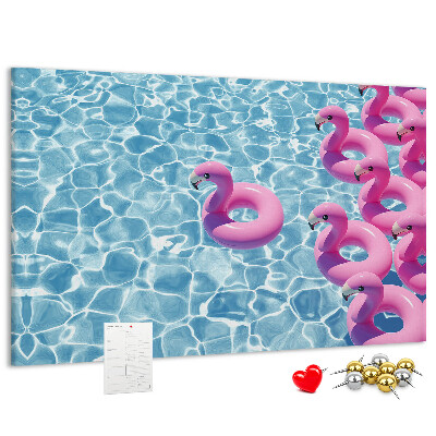 Kork-Pinnwand mit Motiv Rosa Flamingos vor dem blauen Wasser