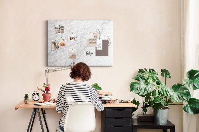 Bild mit Korkrückwand mit elegantem Marmormuster in Weißtönen