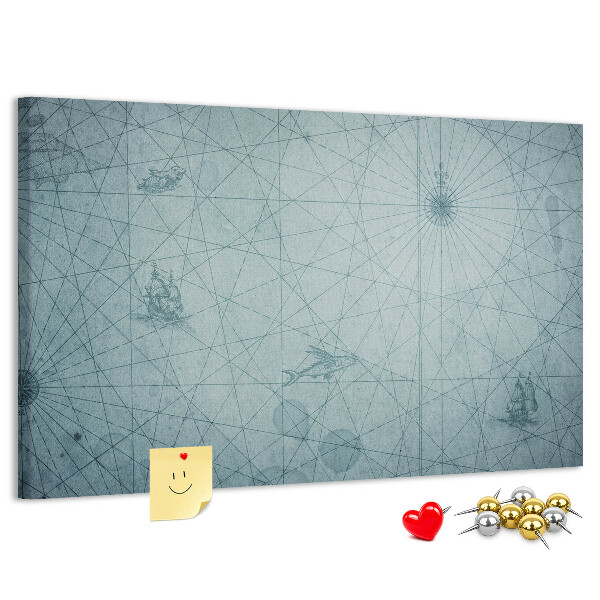 Korktafel mit antiker Karte und geometrischen Mustern