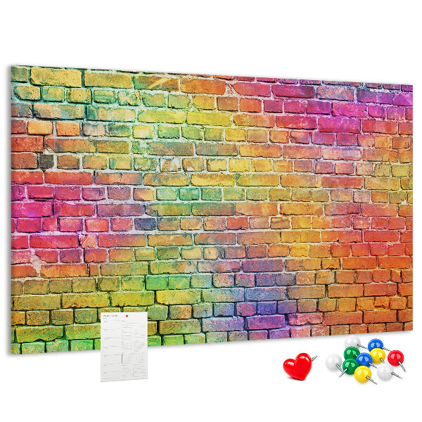 Korkbild mit buntem Backsteinmauer-Motiv im Regenbogen-Design