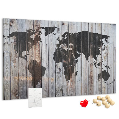 Korktafel mit Motiv einer Weltkarte auf Holzbrettern