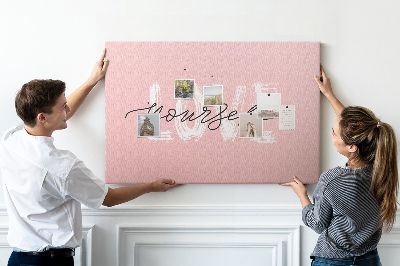 Kork-Pinnwand mit Motiv Selbstliebe auf rosa Hintergrund