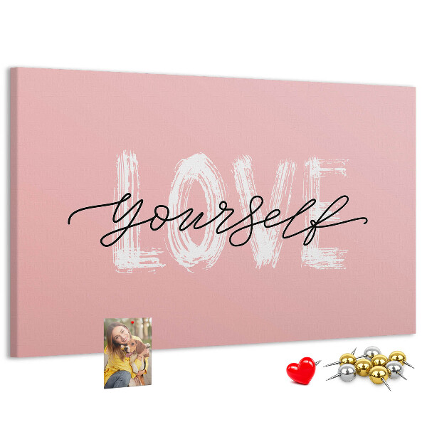 Kork-Pinnwand mit Motiv Selbstliebe auf rosa Hintergrund