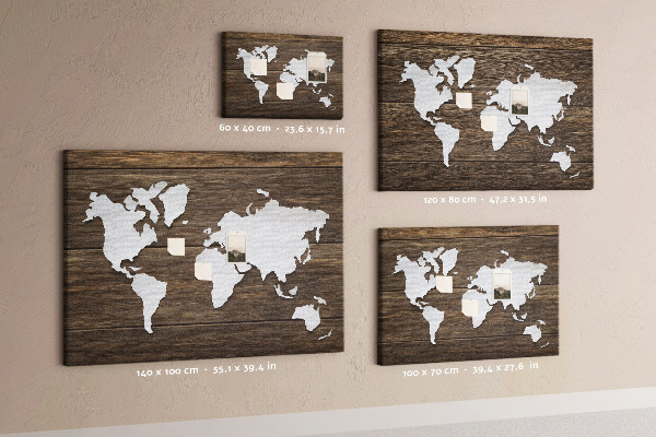 Weltkarte auf Holzgrund mit Korkrückwand