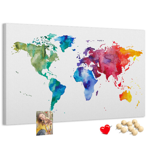 Korktafel mit bunter Aquarell-Weltkarte