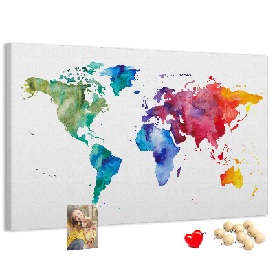 Korktafel mit bunter Aquarell-Weltkarte