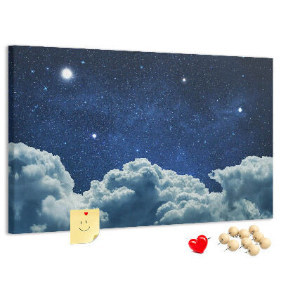 Kork-Pinnwand mit Nachthimmel mit Sternen und Wolken Motiv
