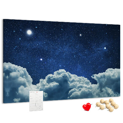 Kork-Pinnwand mit Nachthimmel mit Sternen und Wolken Motiv