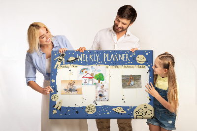 Korktafel mit kosmischem Wochenplaner Motiv aus Planeten und Sternen