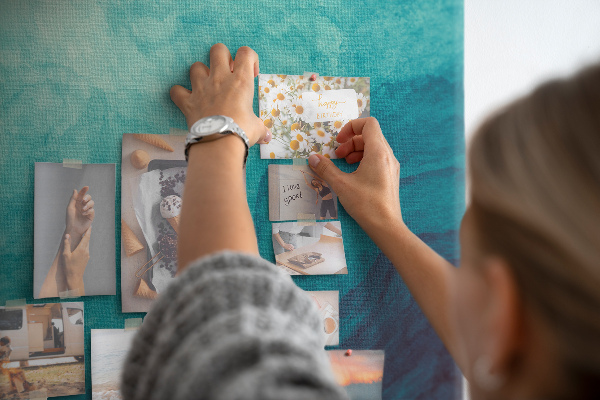 Bilder mit Korkrückwand blaue Wellen in einer friedlichen Komposition