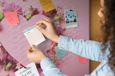 Bild mit Korkrückwand mit herzförmigem Blumenmuster