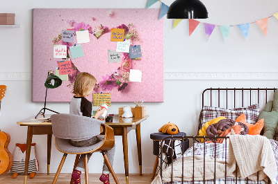 Bild mit Korkrückwand mit herzförmigem Blumenmuster