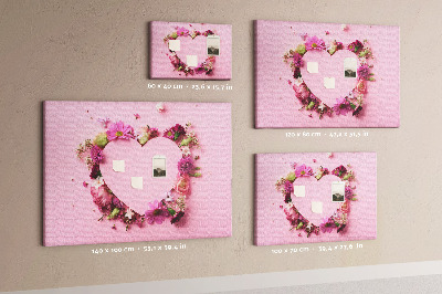 Bild mit Korkrückwand mit herzförmigem Blumenmuster