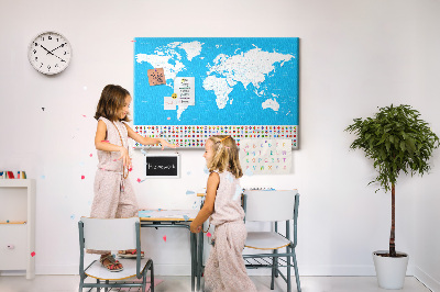 Korktafel bunte Weltkarte mit Länderflaggen