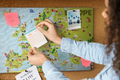 Europa-Karte mit Korkrückwand farbenfrohes Design mit kulturellen Symbolen
