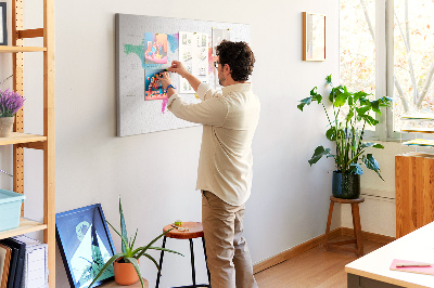 Weltkarte in Aquarelloptik mit praktischer Korkrückwand