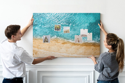 Korkbild mit Motiv Strand, Wellen und Fußspuren