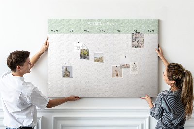 Korktafel als Wochenplan mit übersichtlichen Abschnitten