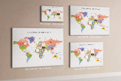 Weltkarte mit Korkrückwand mit markierten Ländern