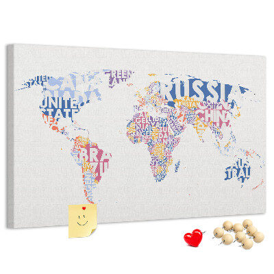 Korktafel mit Weltkarte und Ländernamen
