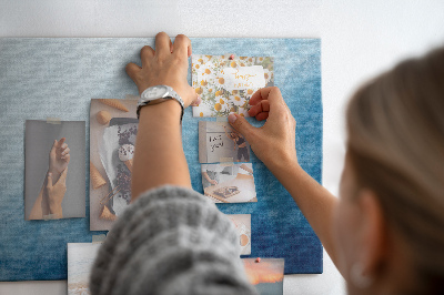Korkbild in zarten Wellen mit Blautönen