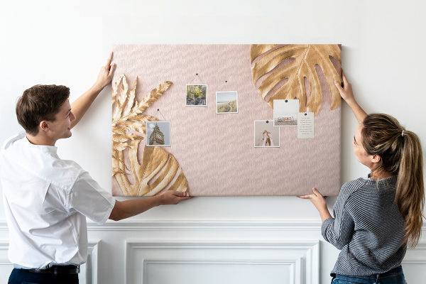 Kork-Pinnwand mit Motiv goldene Blätter auf zartem Hintergrund