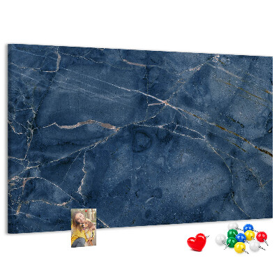 Korktafel in marineblauem Marmordesign mit hellen Adern