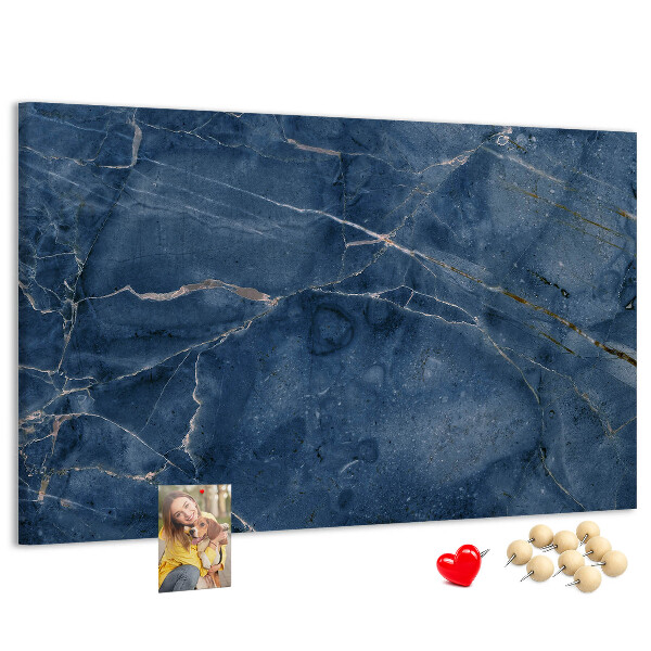 Korktafel in marineblauem Marmordesign mit hellen Adern