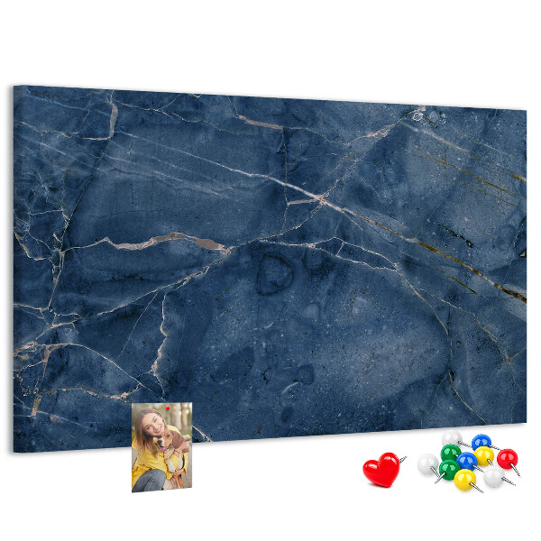 Korktafel in marineblauem Marmordesign mit hellen Adern