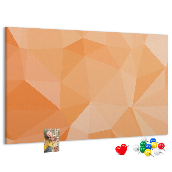 Kork-Pinnwand mit geometrischem Dreiecksmuster in Orangetönen