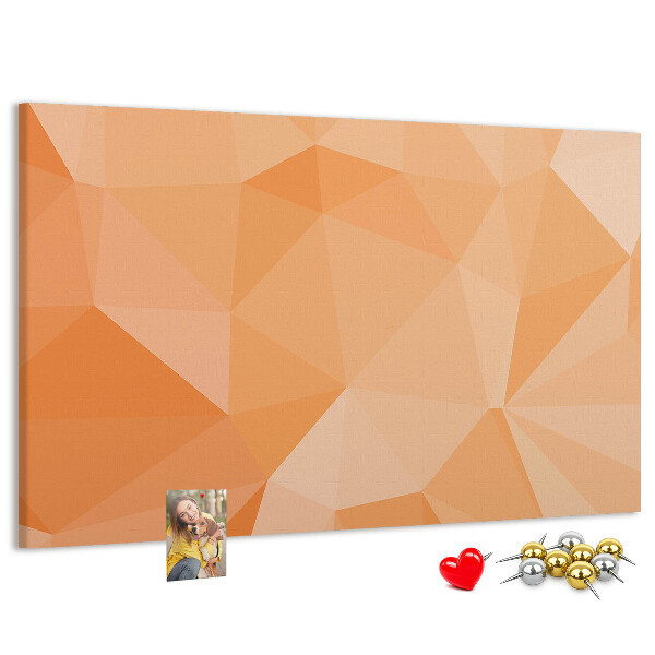 Kork-Pinnwand mit geometrischem Dreiecksmuster in Orangetönen