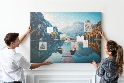 Korkbild Berglandschaft spiegelt sich im See
