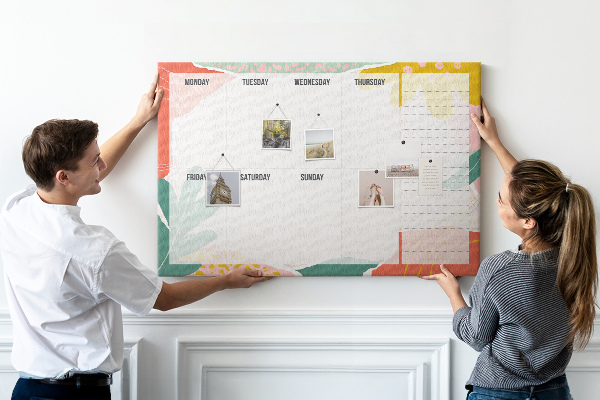 Korkbild Blumenkalender mit farbigen Akzenten