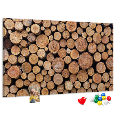 Korktafel mit kreisförmigem Muster aus natürlichen Baumstämmen