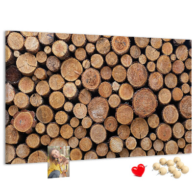 Korktafel mit kreisförmigem Muster aus natürlichen Baumstämmen