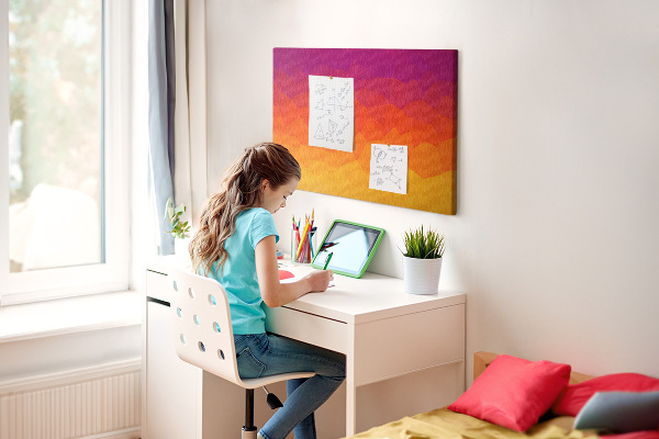 Bild mit Korkrückwand in Farbverlauf mit Orangetönen